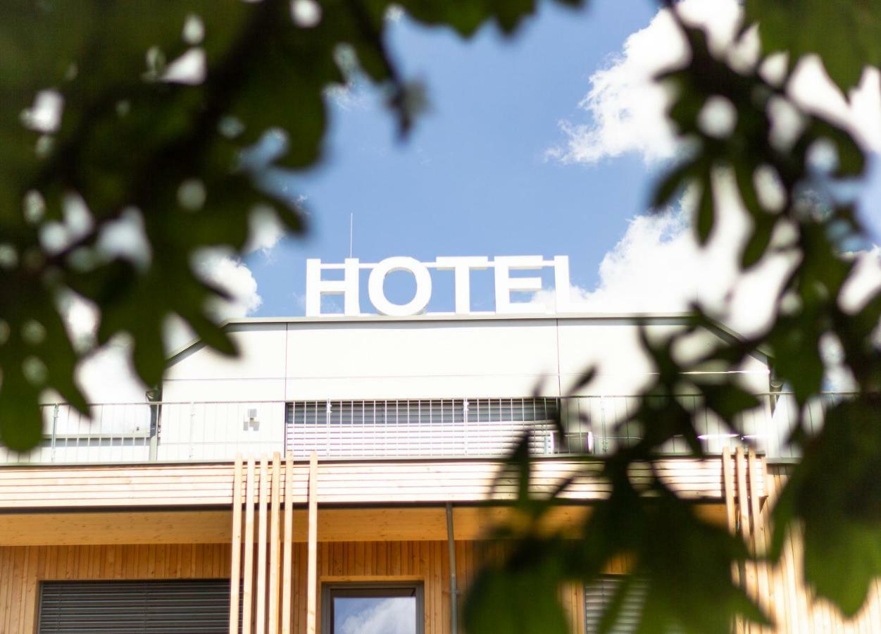 Hotel Weiss Munderfing Экстерьер фото
