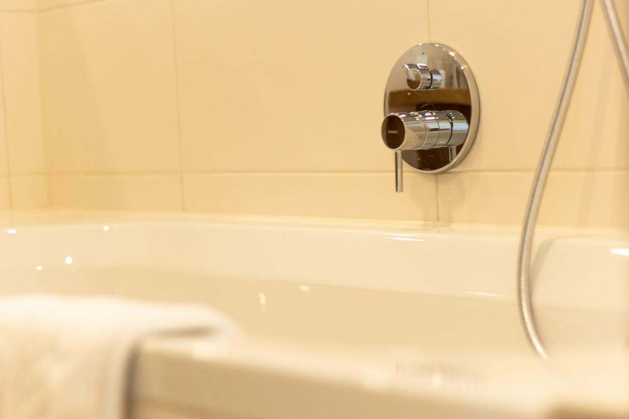 Hotel Weiss Munderfing Экстерьер фото